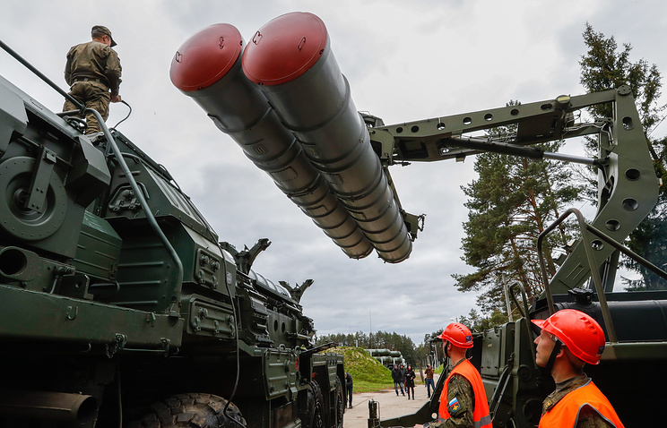 Russia to Sign Contract With India on S-400 Air Defense Missile System Deliveries