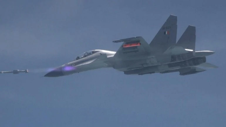 Indian Air Force Successfully Flight Tests Air-to-Air Astra Missile from Sukhoi-30 MKI