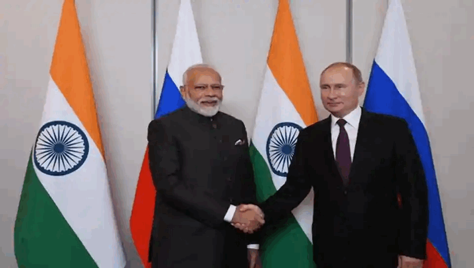 PM Modi, President Putin Vow to Strengthen Indo-Russia Ties, Discuss Covid-19 Crisis