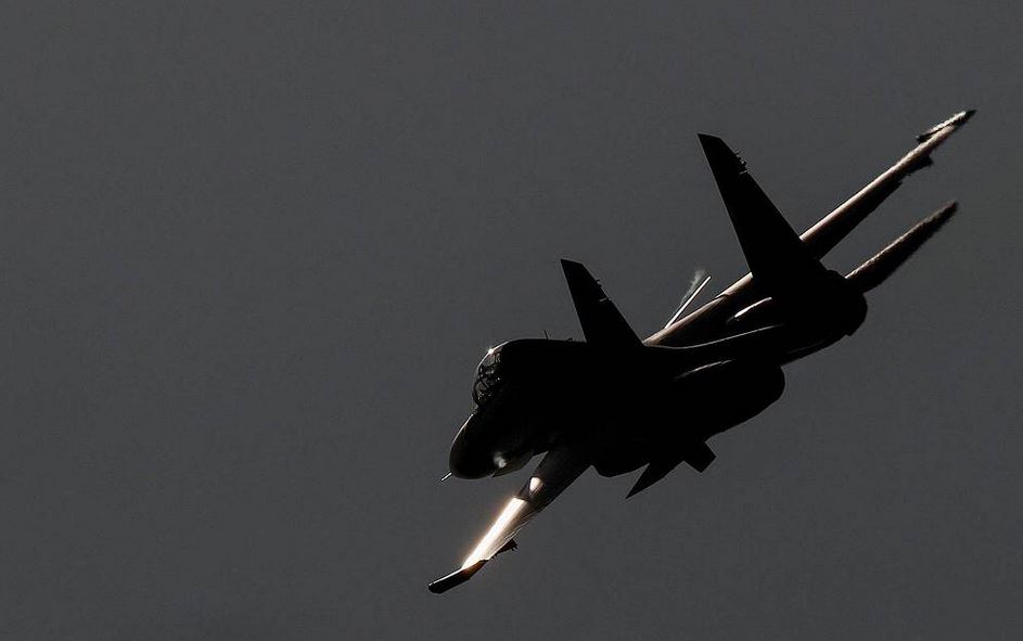 Su-30 fighter that crashed in Russia on Tuesday may have been hit during drills — source