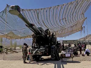 Amid Border Conflict with China, Indian Army Readies Bofors Guns for Operations