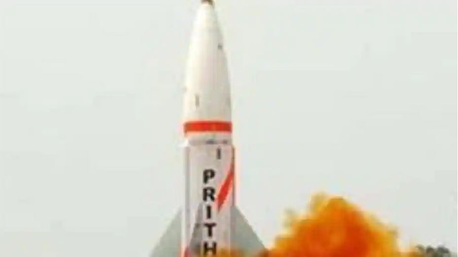 Prithvi-2 missile, capable of carrying nukes, blasts off from Odisha in user trial
