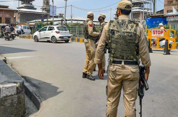 IED With 4 'Sticky Bombs' Recovered in Jammu and Kashmir's Mendhar
