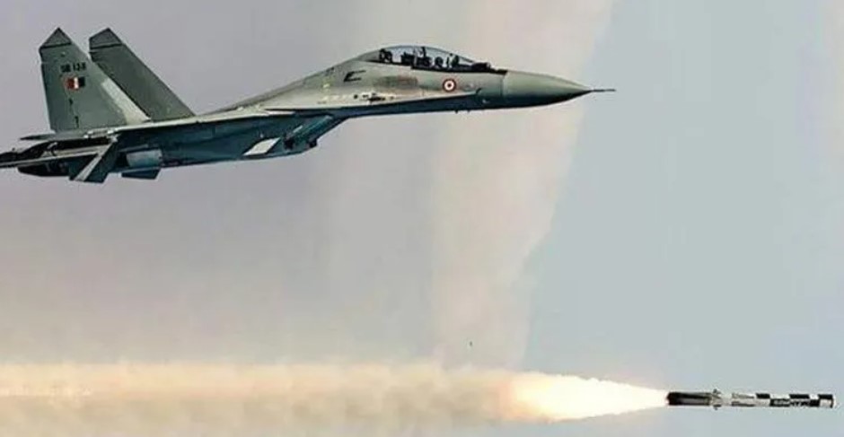 IAF Fires BrahMos Cruise Missile From Sukhoi-30 MkI Aircraft; Successfully Hits Target
