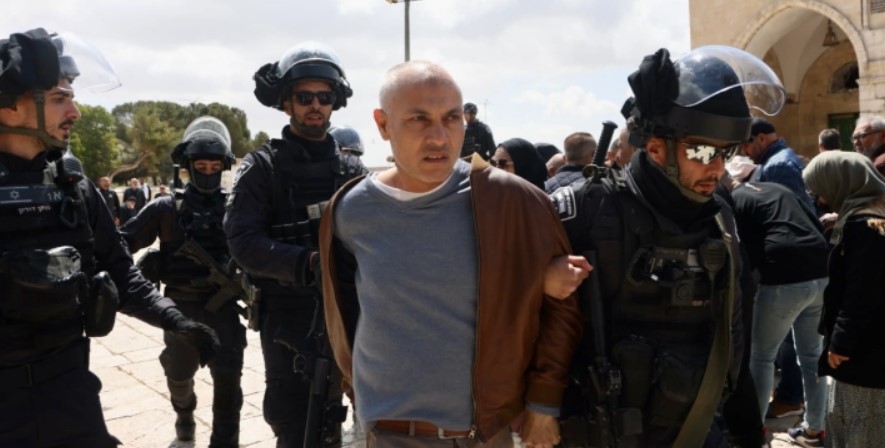 Israeli Forces Storm Al-Aqsa As Hundreds Of Settlers Gather