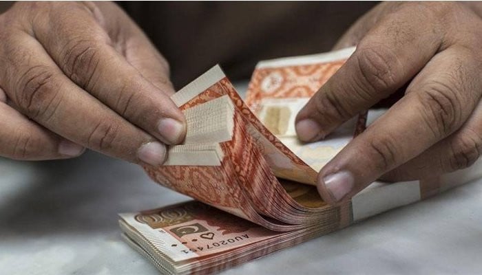 Pakistan’s Default Risk Worsens