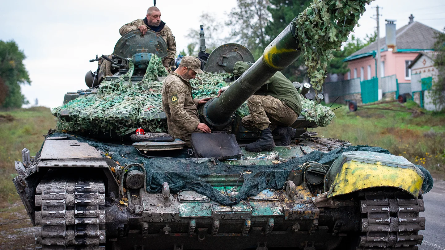 Ukraine Is Using Its Old Tanks As Artillery Amid Trench Warfare In Bakhmut
