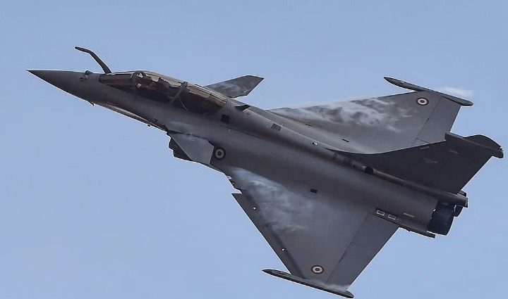Even As IAF Moves In For 97 More Tejas, Its Eyes Firmly Set On MRFA But Awaits Govt Signal