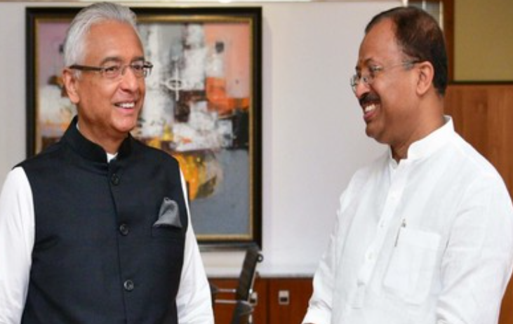 MoS Muraleedharan Meets Mauritius Prime Minister Pravind Jugnauth