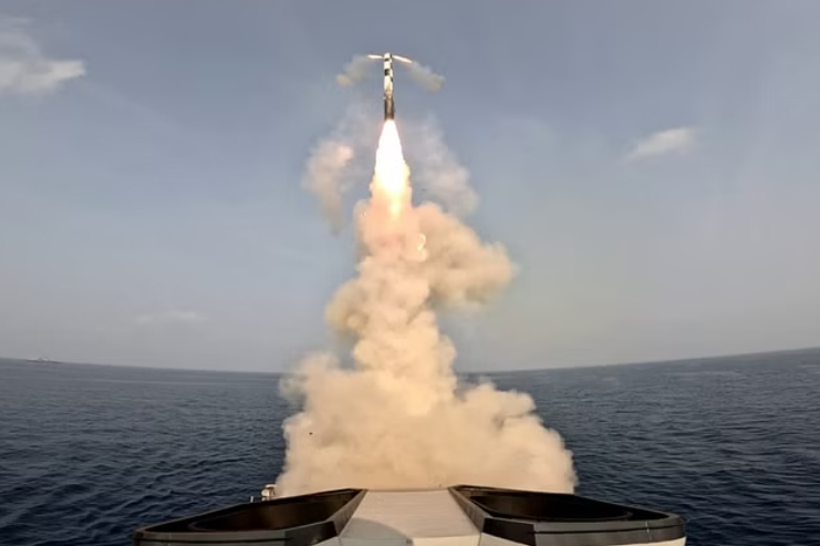 USS Gravely Shoots Down Two Ballistic Missiles In Gulf Of Aden