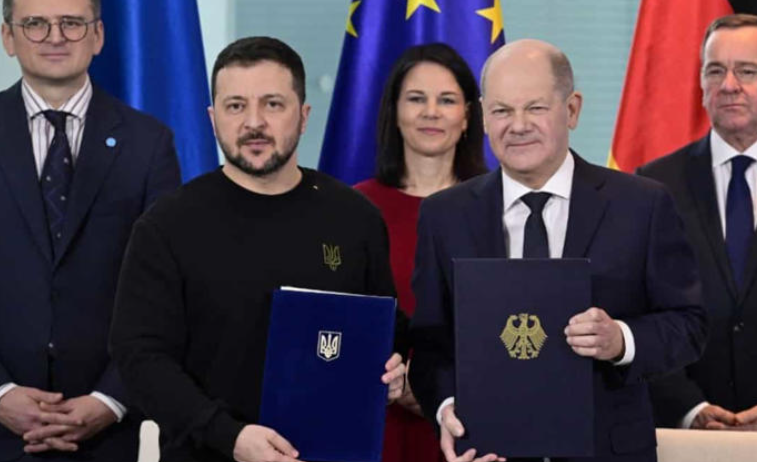 Zelensky Signs 'Historic' Security Pact With Germany
