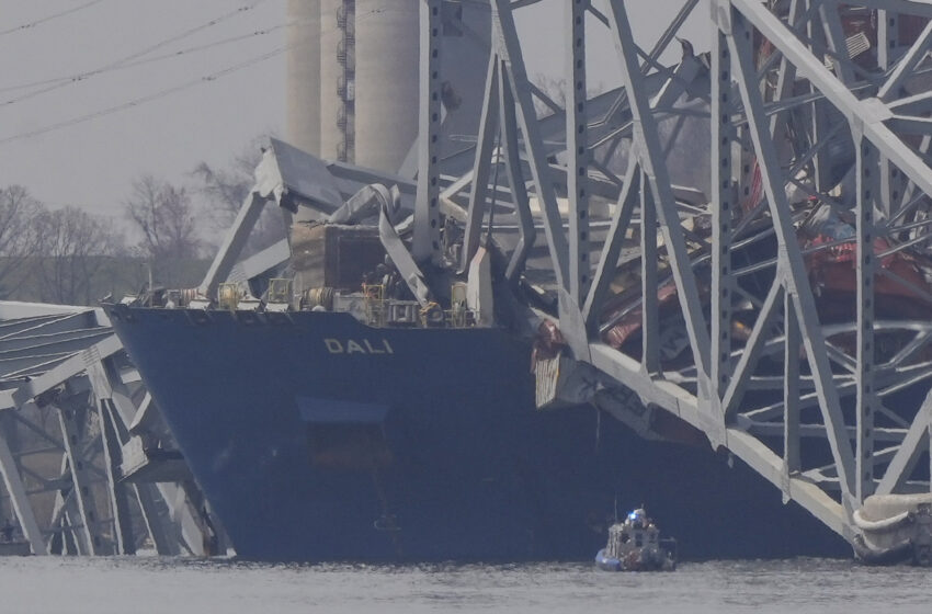 अमेरिकेत जहाजाच्या धडकेने पूल कोसळला; मालवाहू जहाजावरील सर्व 22 कर्मचारी भारतीय आणि सुरक्षित