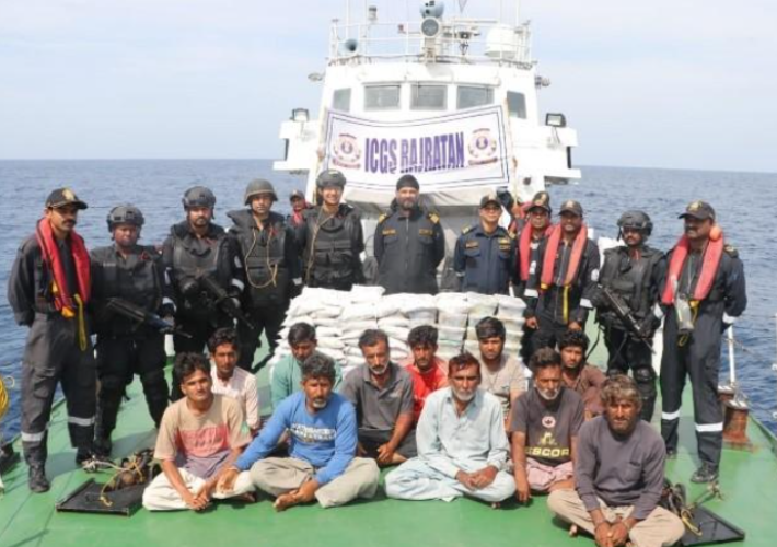 Coast Guard Seizes 86kg Narcotics Worth Rs 600 Crore Apprehends 14 Crew Of Pakistani Vessel