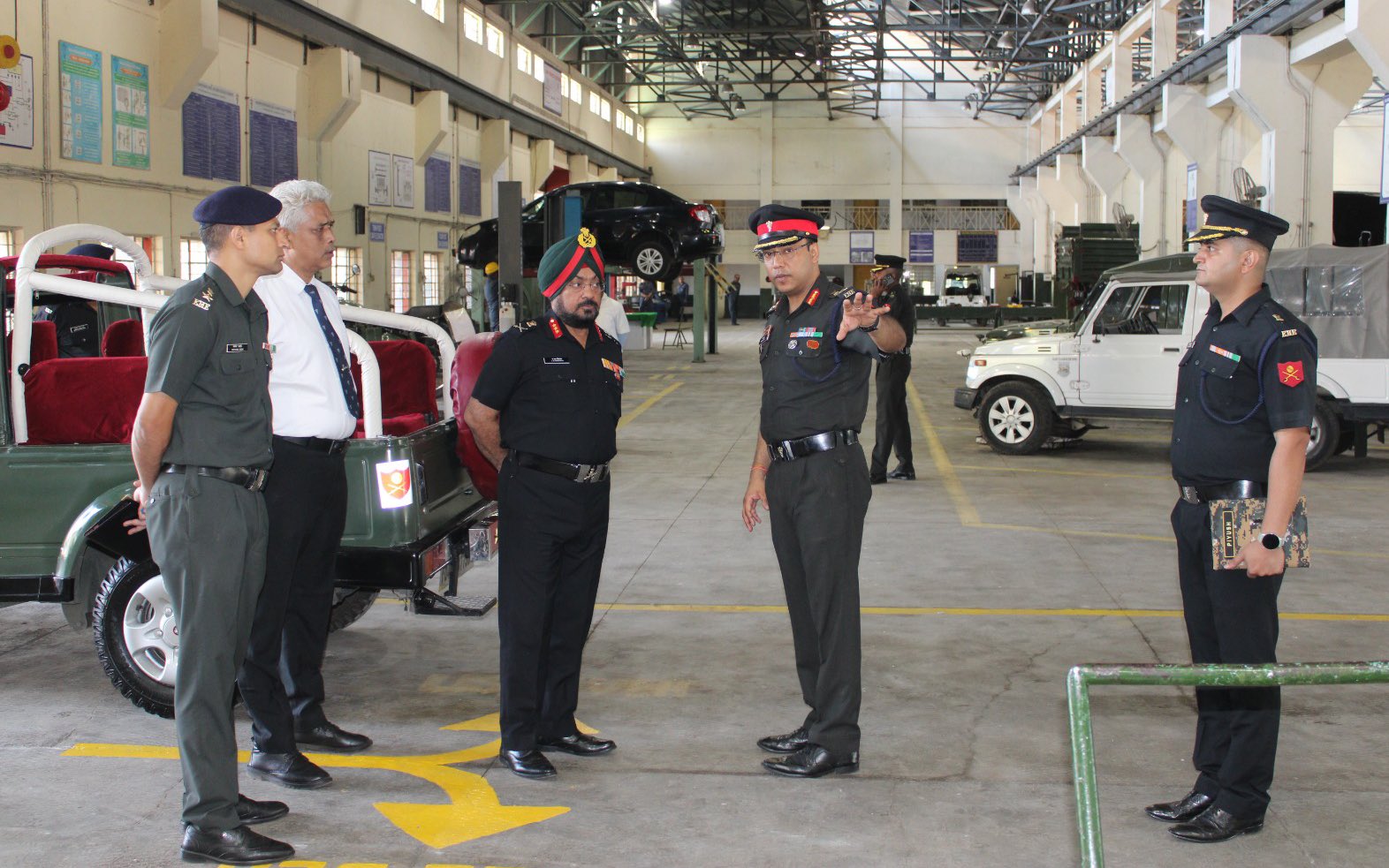 Indian Army's DG-EME Inspects Weapon Platform Maintenance in Pune