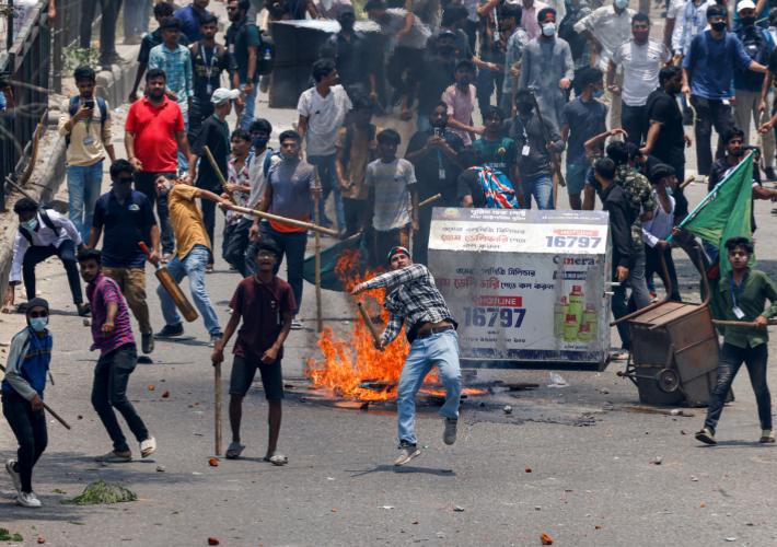 Bangladesh Students Push For Parliament Dissolution