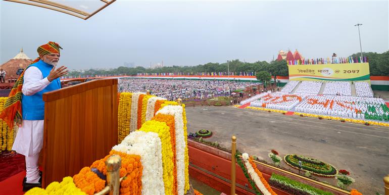 'आत्मनिर्भरतेमुळे' संरक्षण क्षेत्रात जागतिक उत्पादन केंद्र म्हणून भारताचा उदय - पंतप्रधान