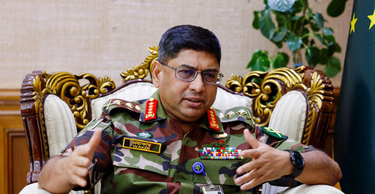 Bangladesh Army Chief Pledges Support For Yunus