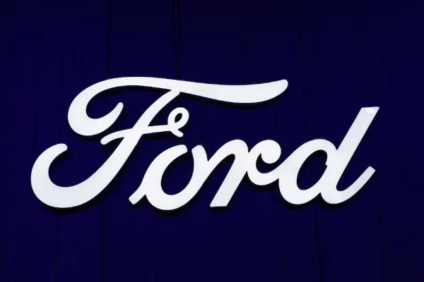 ट्रम्प शपथविधी : Ford, GM देणार 10 लाख डॉलर्स, वाहनांचा ताफा