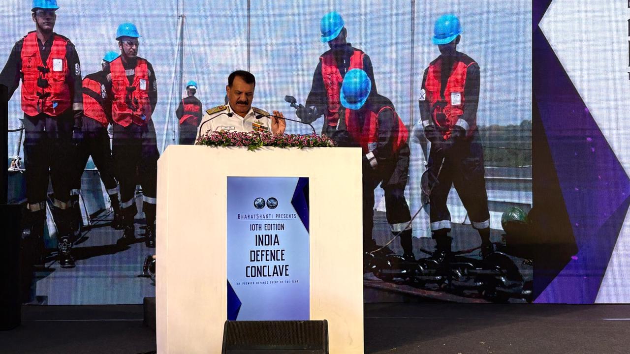 India Defence Conclave 2025: Navy Chief Stresses Indigenization, Announces MILAN 2026 in Visakhapatnam